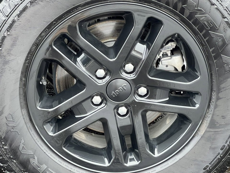 Used 2022 Jeep Grand Cherokee Laredo w/ Luxury Tech Group I image 6