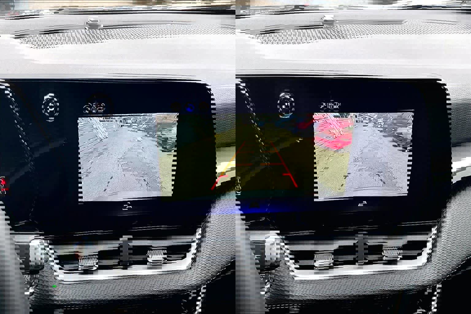 Used 2025 Chevrolet Equinox LT image 28