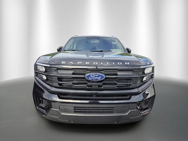 Certified 2025 Ford Expedition Active AWD/4WD image 2