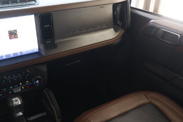 Certified 2024 Ford Bronco Outer Banks w/ Sasquatch Package AWD/4WD image 29