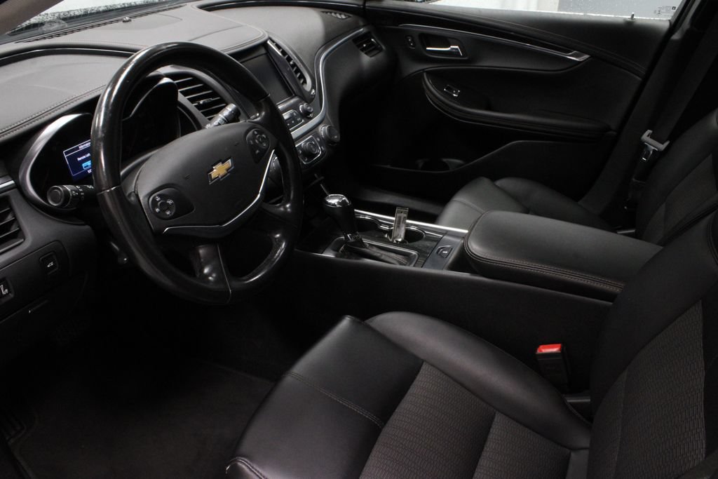 Used 2019 Chevrolet Impala LT FWD image 22