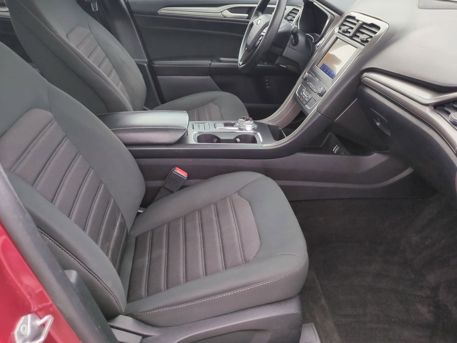 Certified 2020 Ford Fusion SE image 35