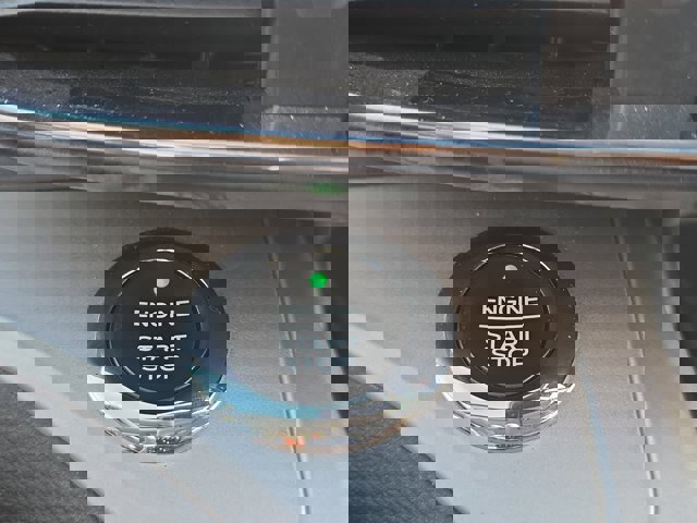 Certified 2021 Ford Explorer XLT w/ Equipment Group 202A image 20