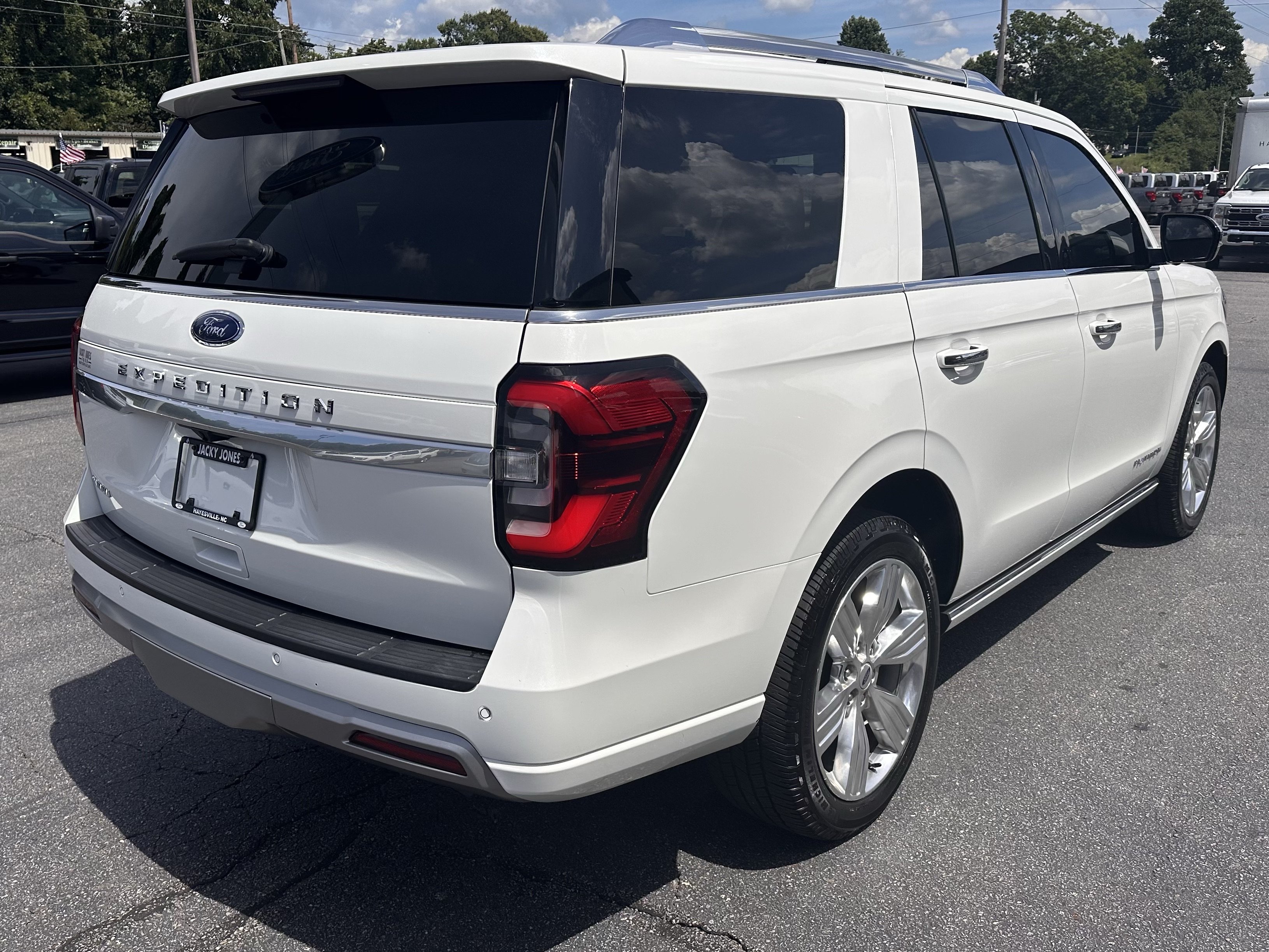 Certified 2022 Ford Expedition Platinum AWD/4WD image 6
