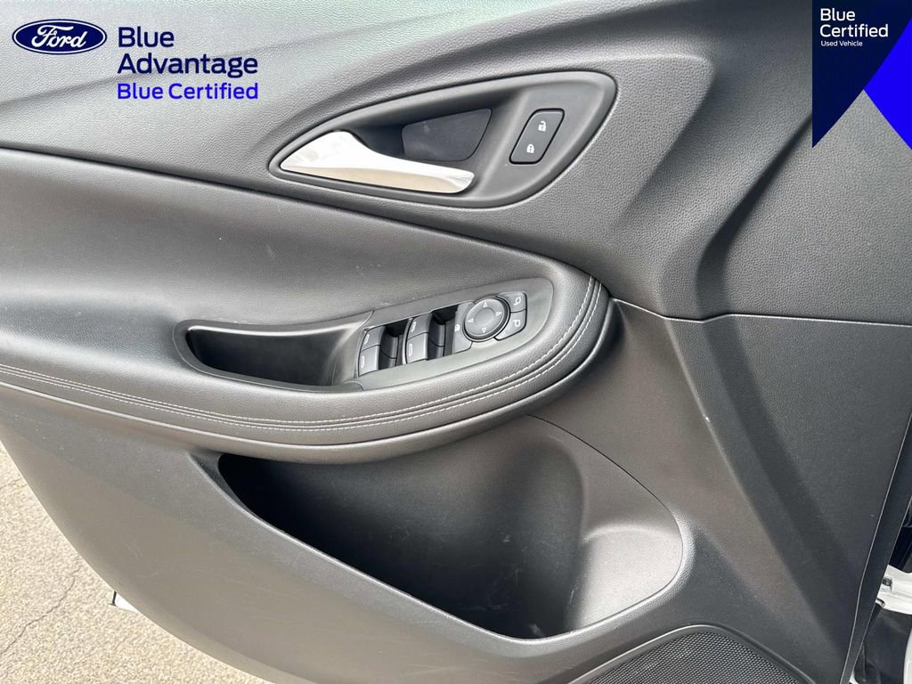 Used 2024 Buick Encore GX Sport Touring FWD image 21