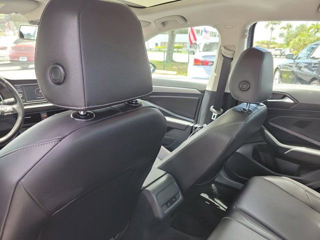 Used 2019 Volkswagen Jetta SE w/ Cold Weather Package FWD image 16