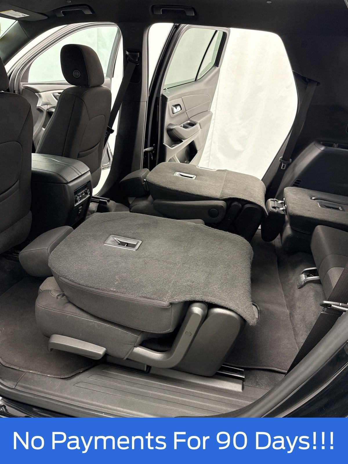 Used 2022 Chevrolet Traverse LT image 37