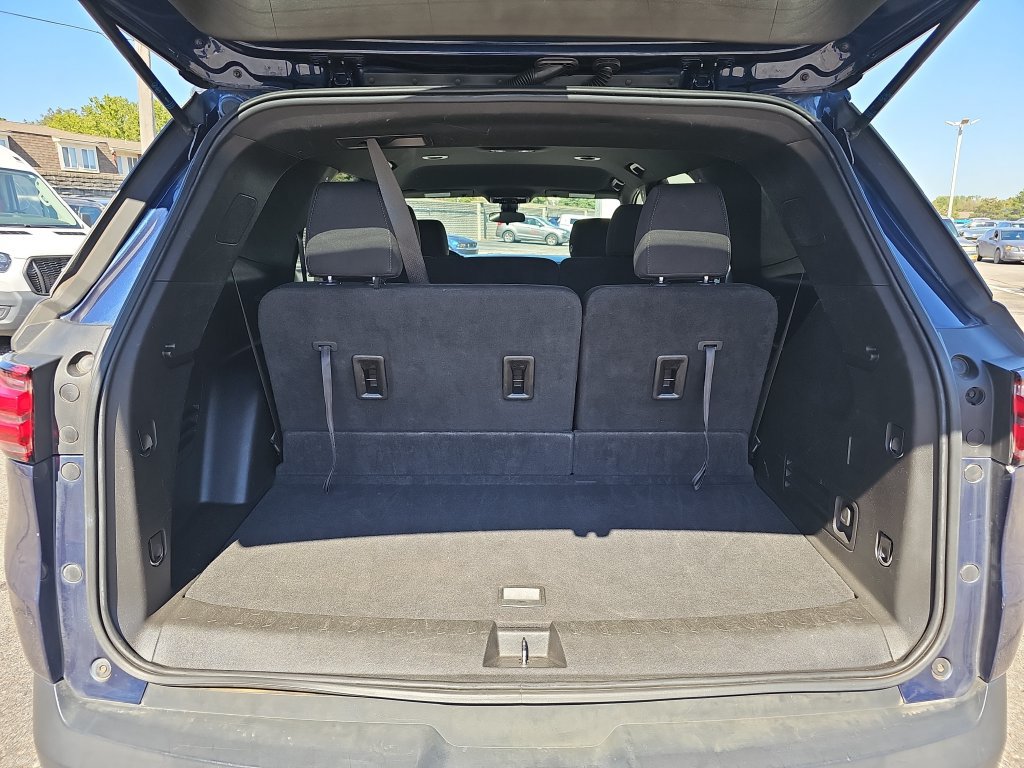 Used 2023 Chevrolet Traverse LT FWD image 12