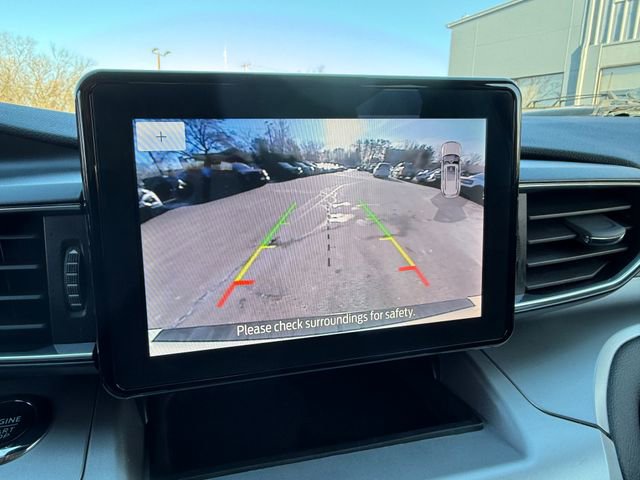 Certified 2022 Ford Explorer XLT w/ Equipment Group 202A image 10