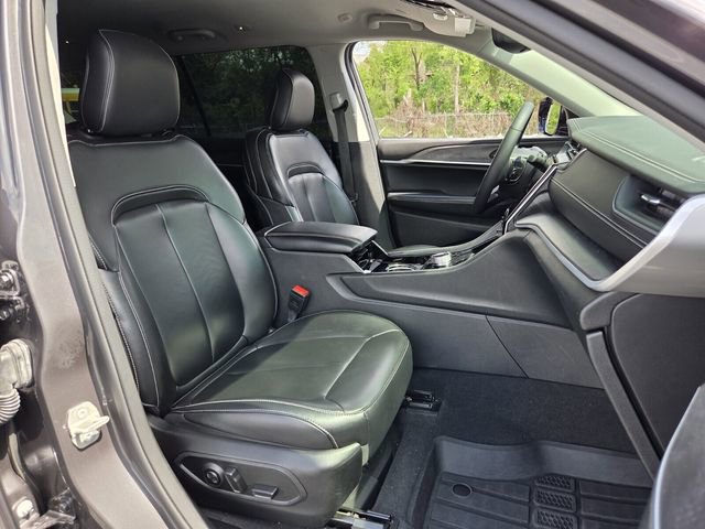 Used 2023 Jeep Grand Cherokee L Limited image 17