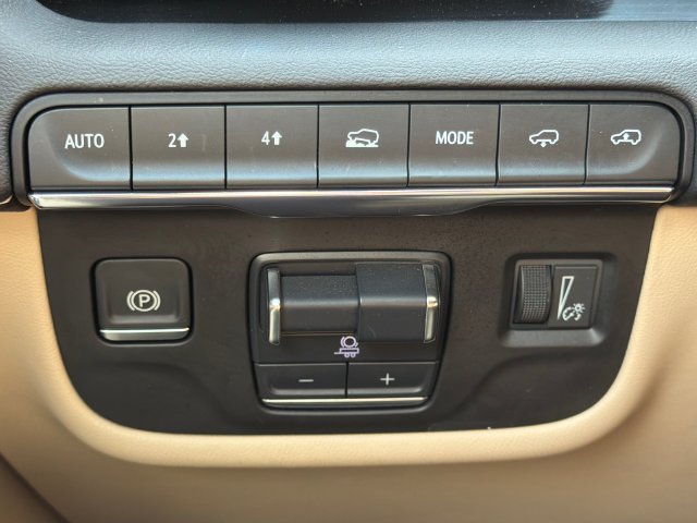 Used 2024 Cadillac Escalade ESV Premium Luxury w/ Performance Package AWD/4WD image 36