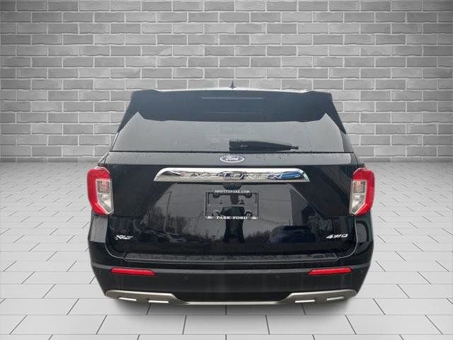 Certified 2022 Ford Explorer XLT w/ Equipment Group 202A image 4