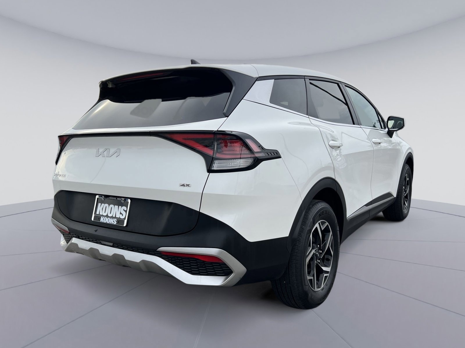 Used 2024 Kia Sportage LX image 4