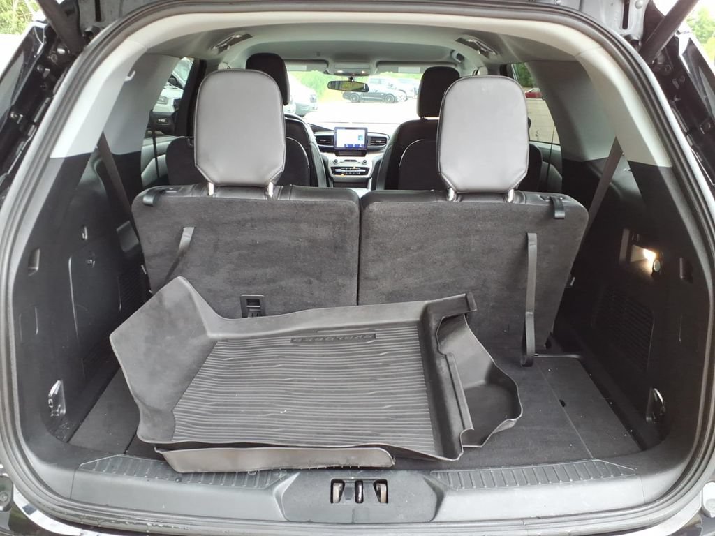 Certified 2023 Ford Explorer XLT w/ Equipment Group 202A AWD/4WD image 14