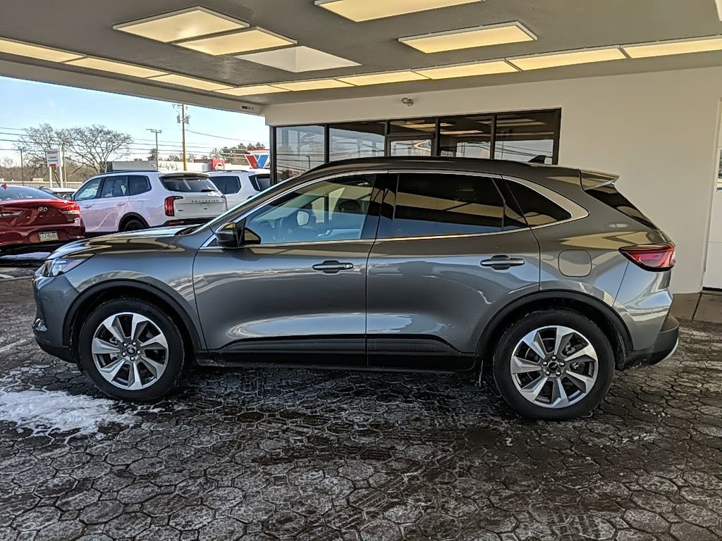 Certified 2025 Ford Escape Platinum image 6