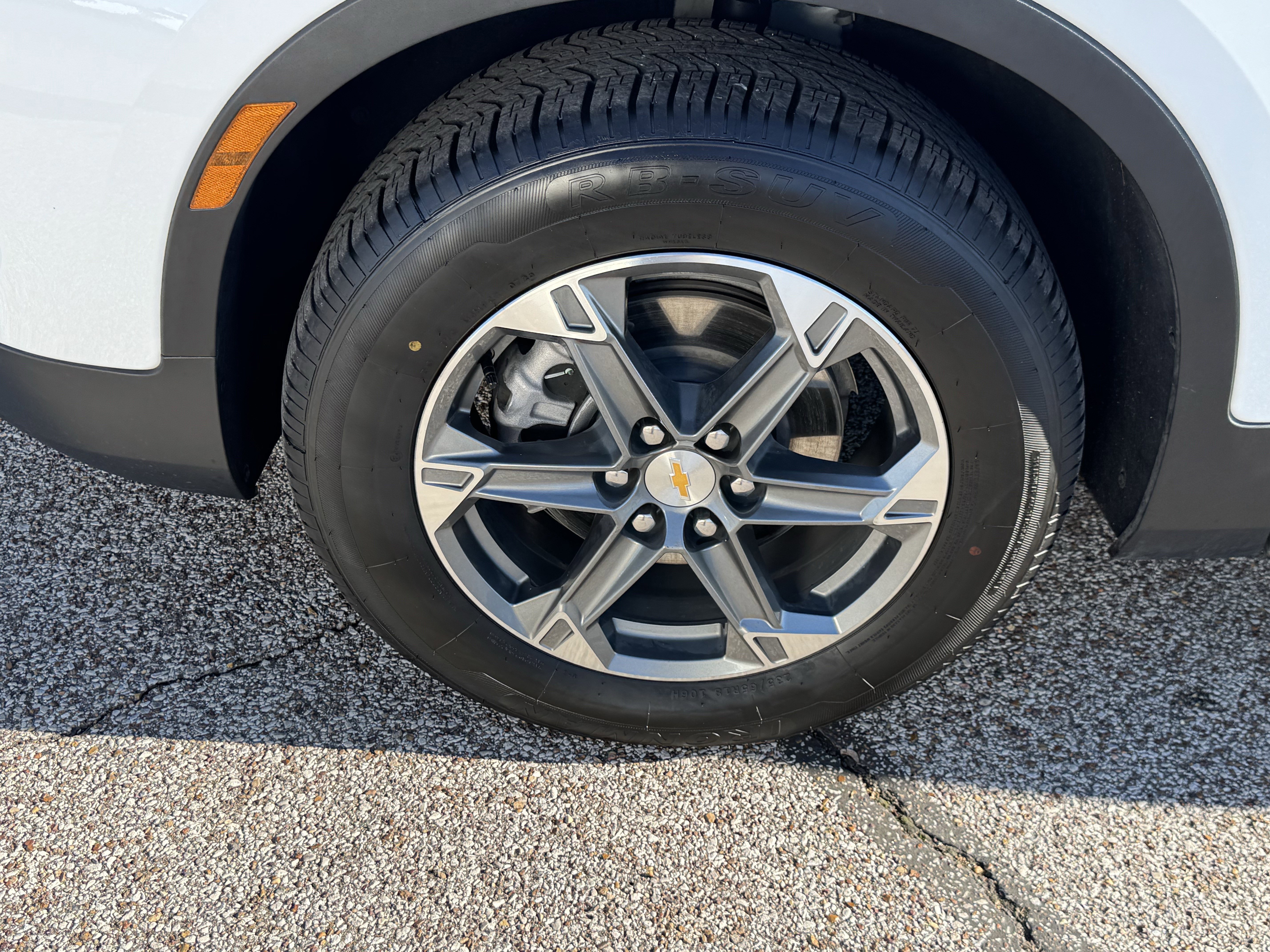 Used 2025 Chevrolet Blazer LT image 9