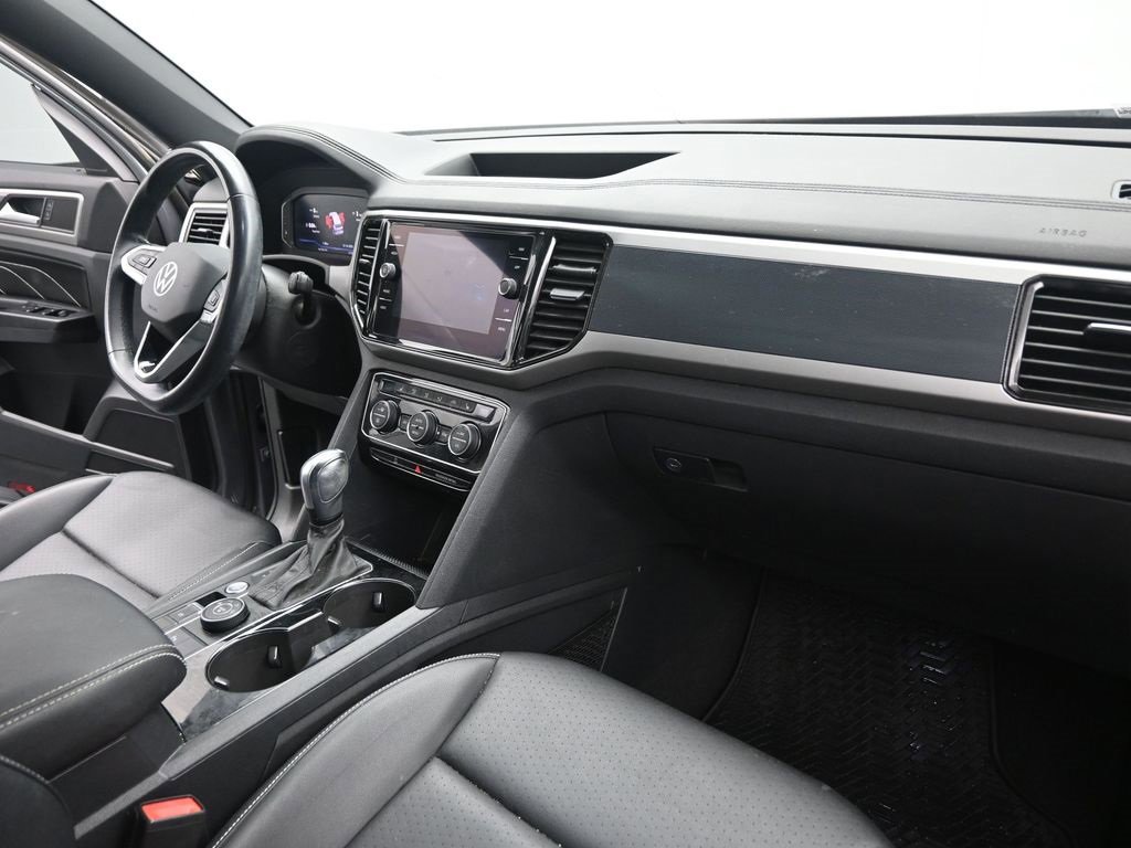 Used 2020 Volkswagen Atlas Cross Sport SEL image 28