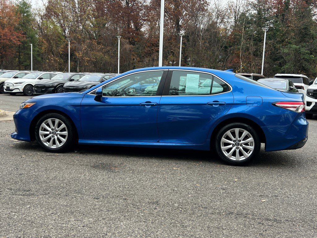 Used 2019 Toyota Camry LE image 2