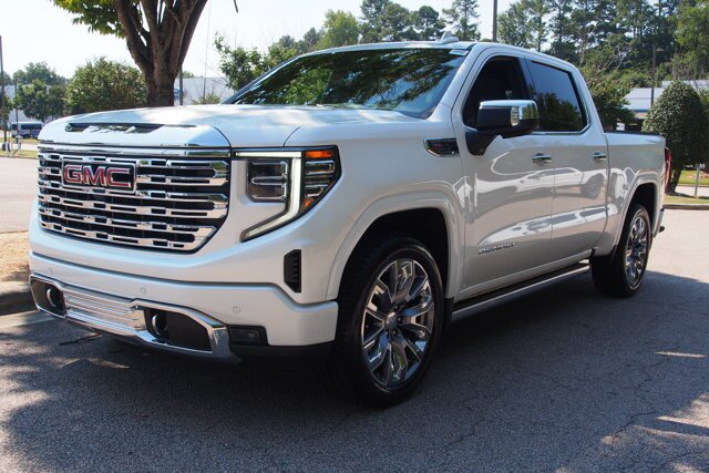 Used 2024 GMC Sierra 1500 Denali AWD/4WD image 3