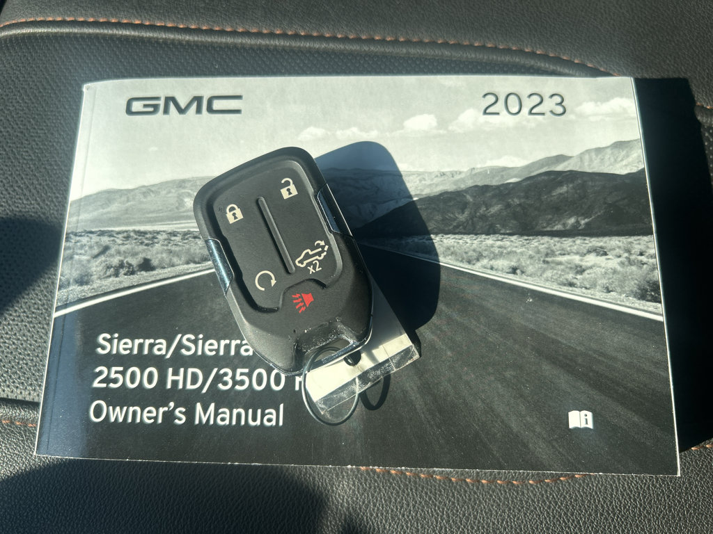 Used 2023 GMC Sierra 2500 AT4 w/ AT4 Premium Plus Package AWD/4WD image 40