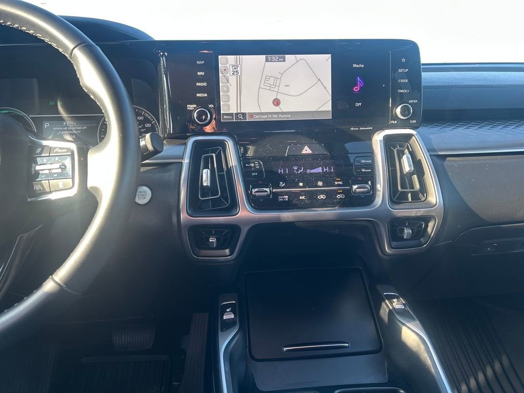 Used 2023 Kia Sorento EX image 25