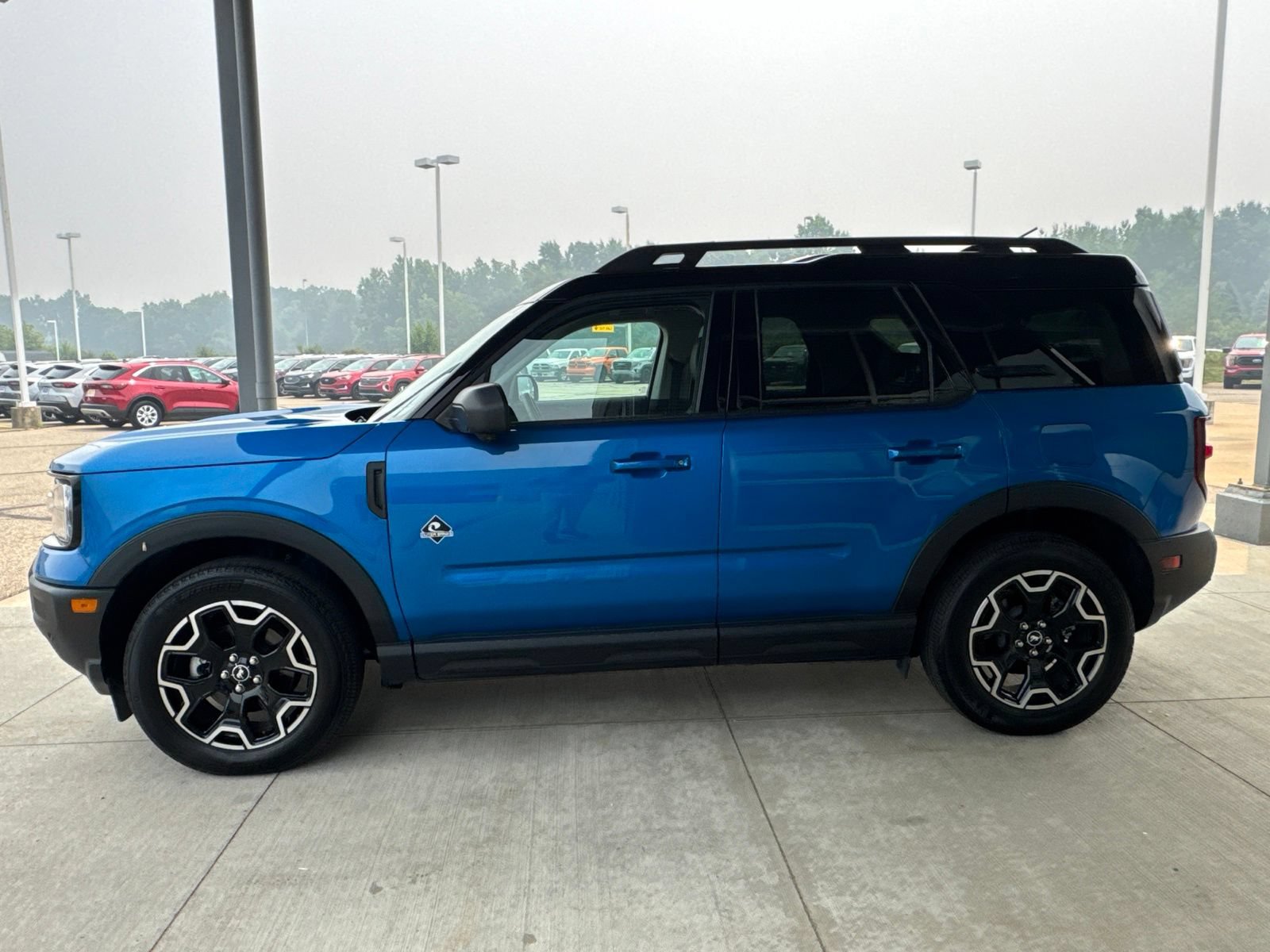Certified 2025 Ford Bronco Sport Outer Banks w/ Outer Banks Tech Package+ AWD/4WD image 4