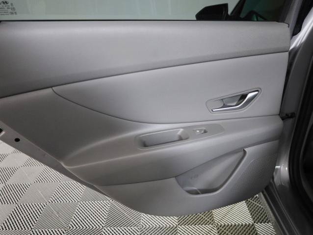 Used 2025 Hyundai Elantra Sport FWD image 25