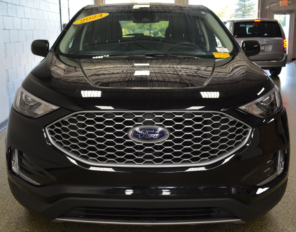 Certified 2024 Ford Edge SEL w/ Convenience Package AWD/4WD image 8
