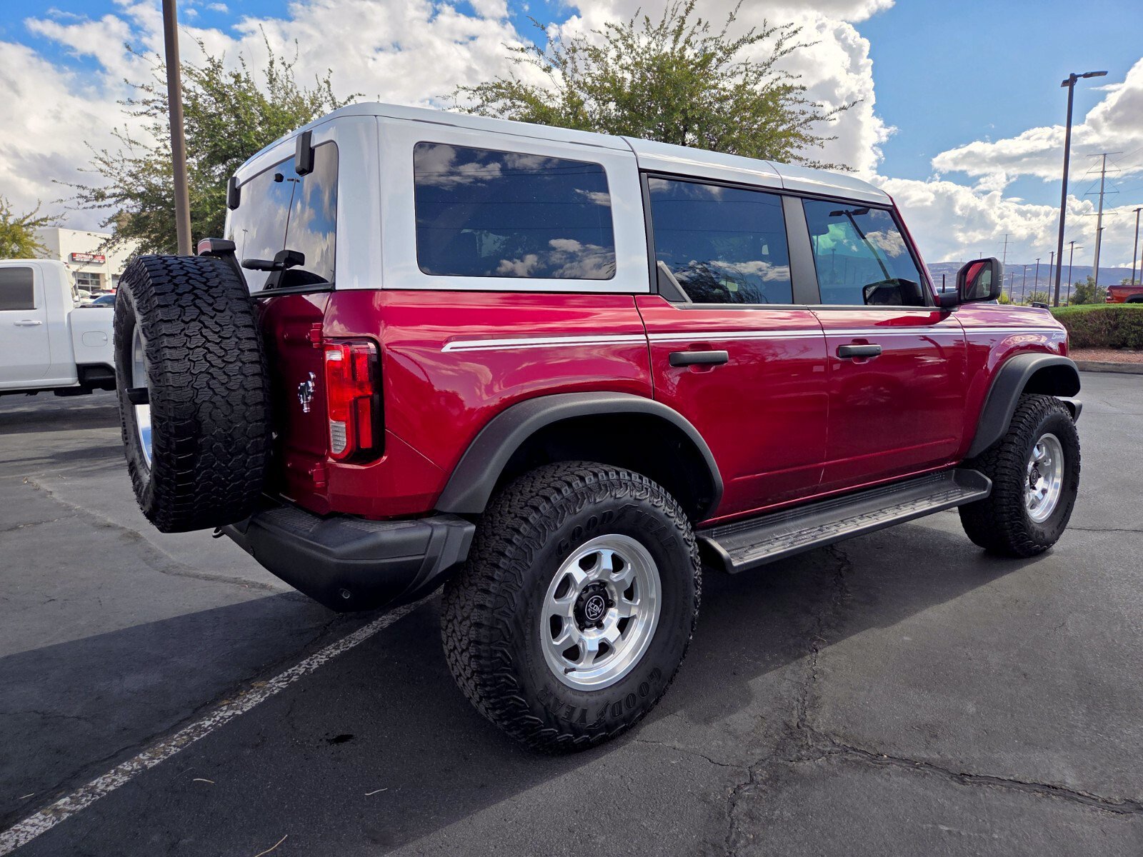 Certified 2025 Ford Bronco Heritage Edition AWD/4WD image 6