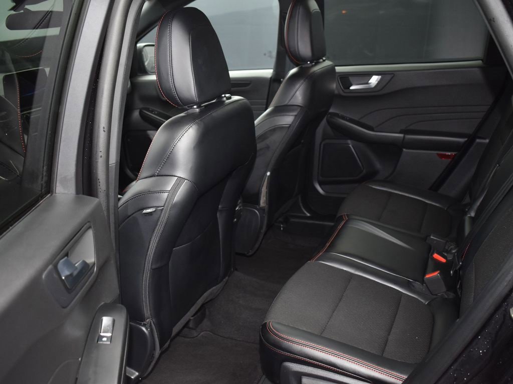Certified 2025 Ford Escape ST-Line image 11