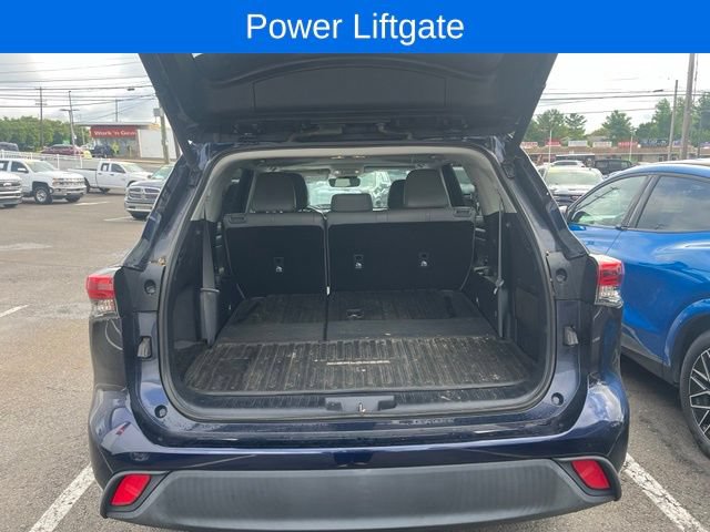 Used 2020 Toyota Highlander XLE AWD/4WD image 6