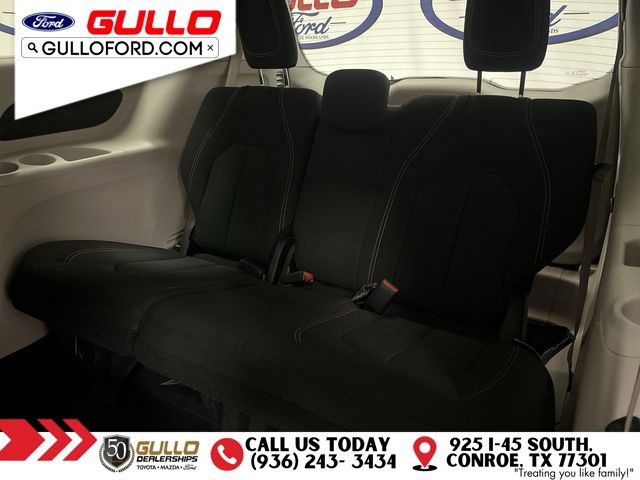Used 2023 Chrysler Voyager LX FWD image 16