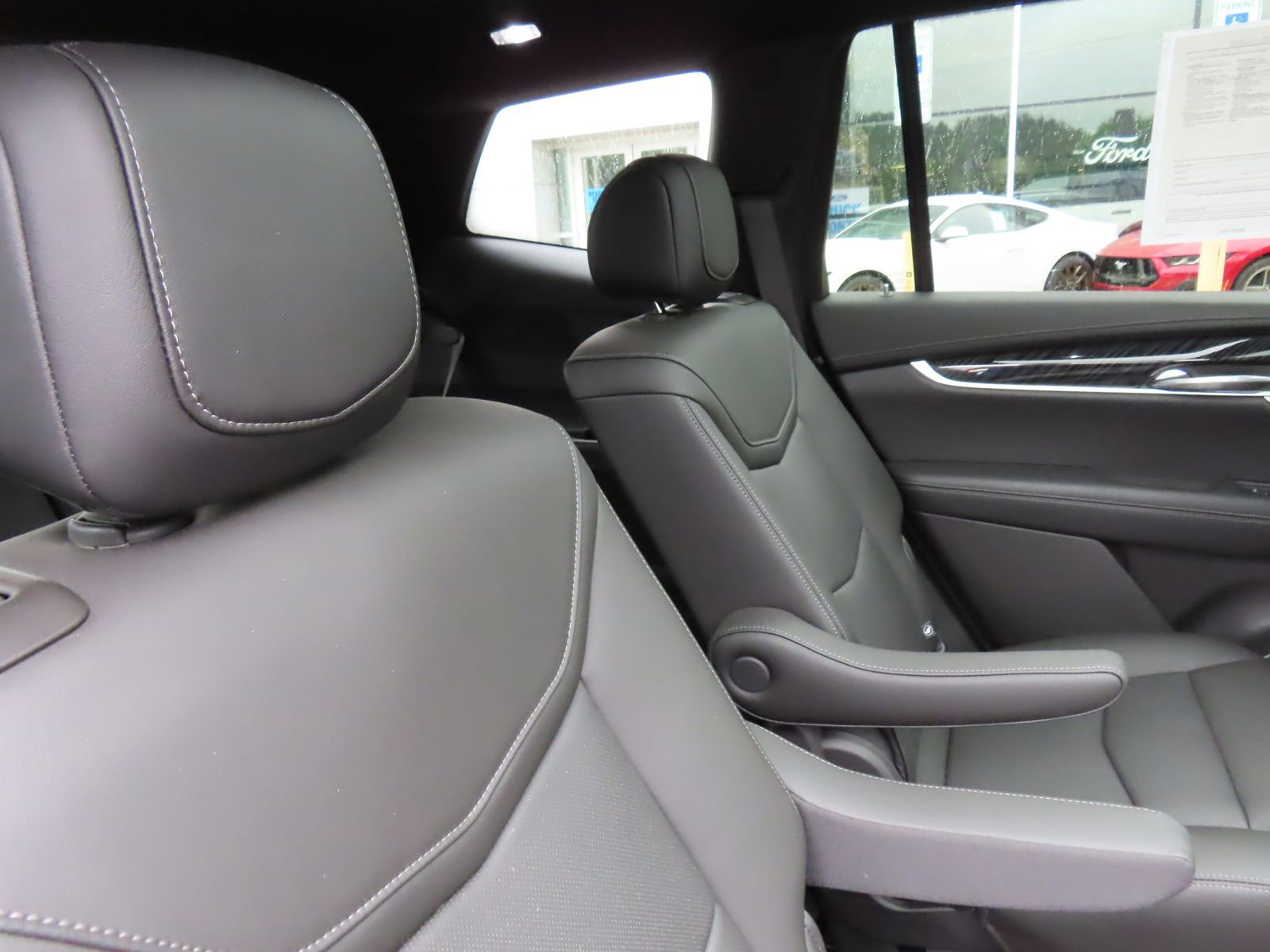 Used 2023 Cadillac XT6 Premium Luxury w/ Technology Package AWD/4WD image 34