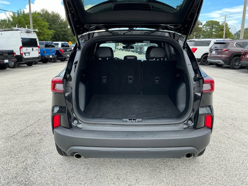 Certified 2025 Ford Escape ST-Line FWD image 19