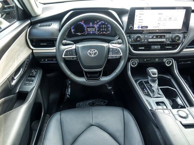 Used 2025 Toyota Grand Highlander AWD image 20