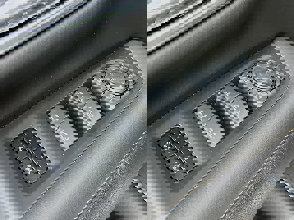 Used 2021 GMC Yukon AT4 image 29