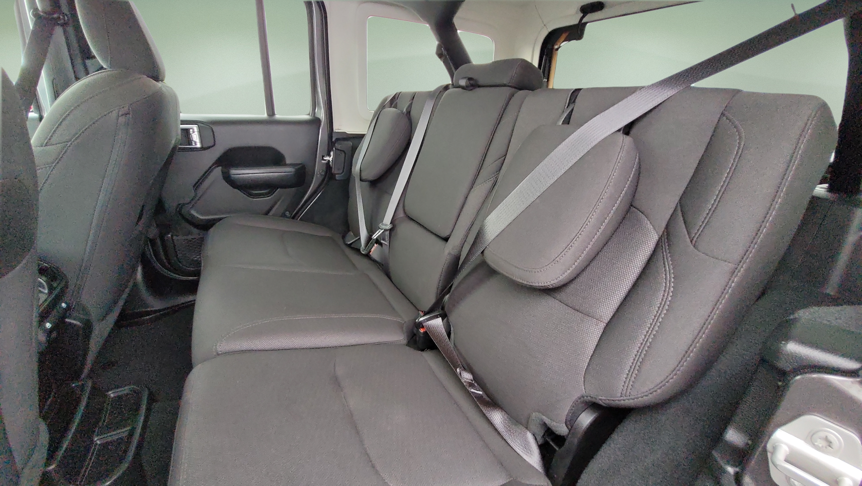 Used 2023 Jeep Wrangler Unlimited w/ Convenience Group AWD/4WD image 17