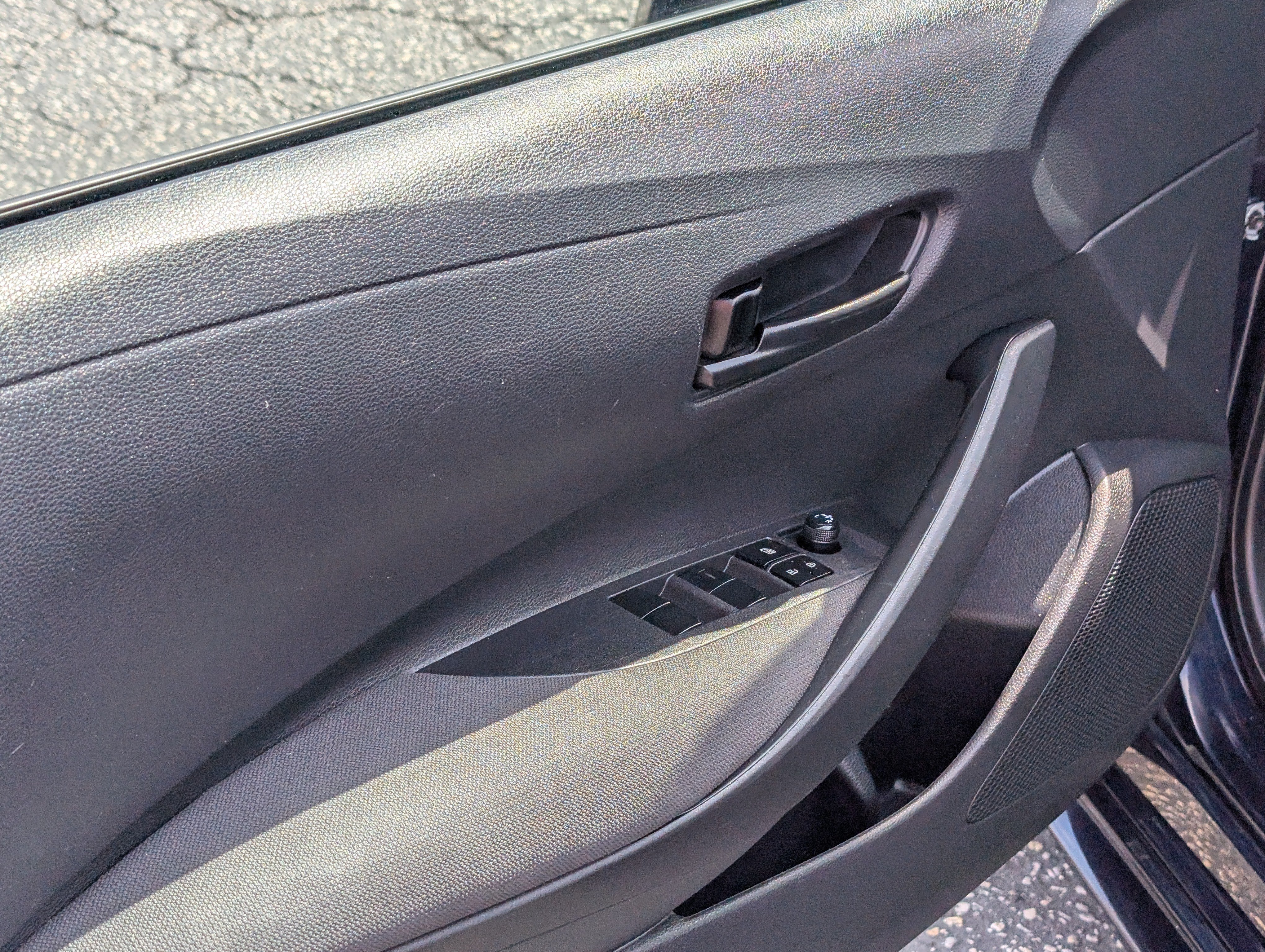 Used 2022 Toyota Corolla LE FWD image 14