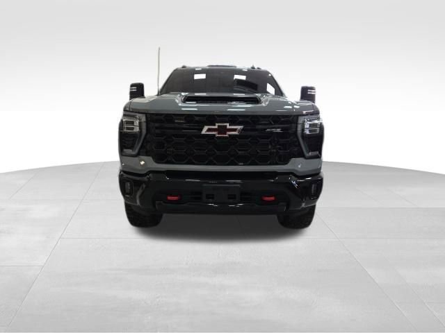 Used 2024 Chevrolet Silverado 2500 ZR2 w/ Technology Package image 4