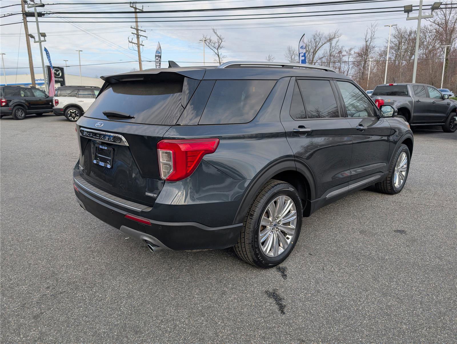 Certified 2022 Ford Explorer Limited w/ Hybrid Equipment Group 310A image 6