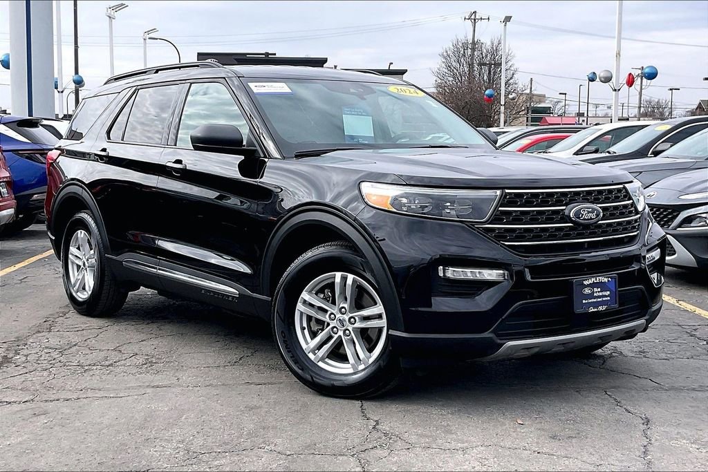 Certified 2024 Ford Explorer XLT w/ Equipment Group 202A image 32