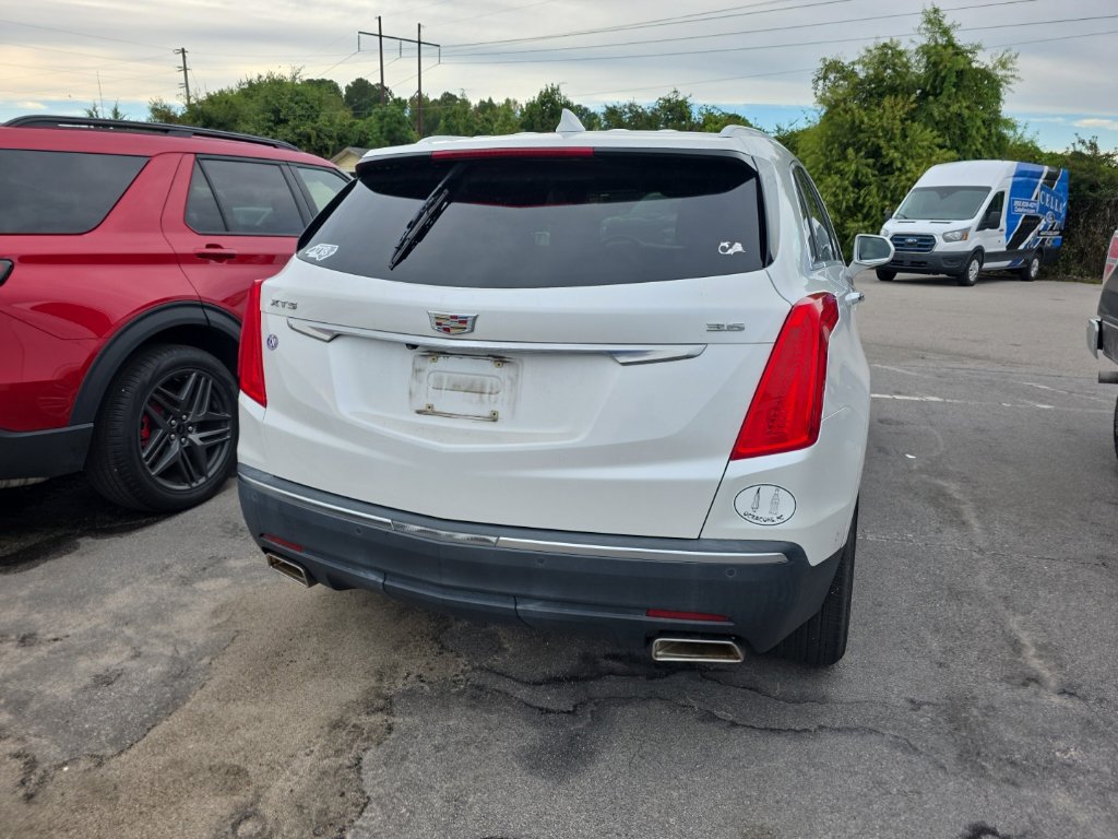 Used 2017 Cadillac XT5 Premium Luxury w/ Driver Assist Package FWD image 5