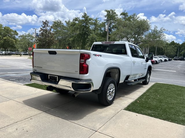 Used 2025 Chevrolet Silverado 2500 LT w/ Convenience Package AWD/4WD image 4