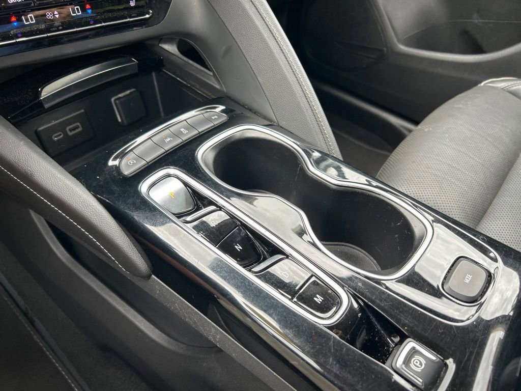 Used 2023 Buick Envision Essence image 30