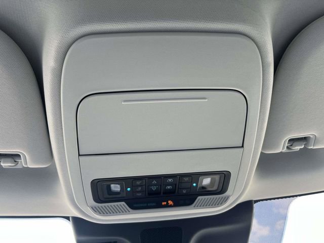 Certified 2025 Ford Expedition Platinum w/ Platinum Ultimate Package AWD/4WD image 28