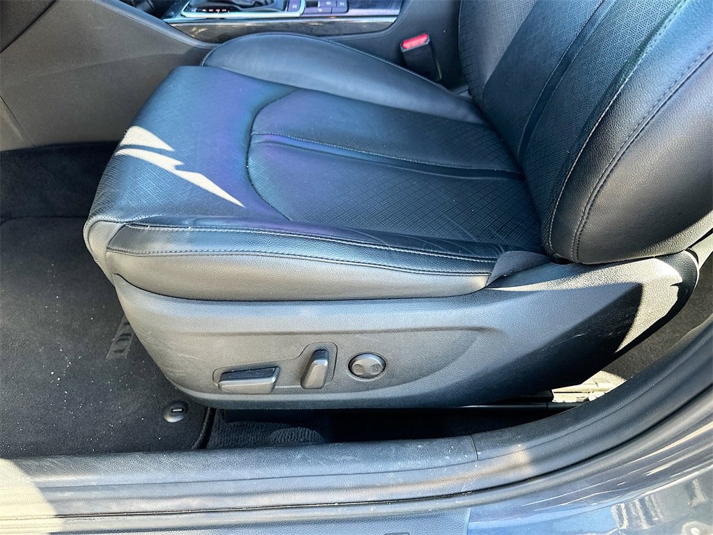 Used 2019 Kia Optima EX image 9