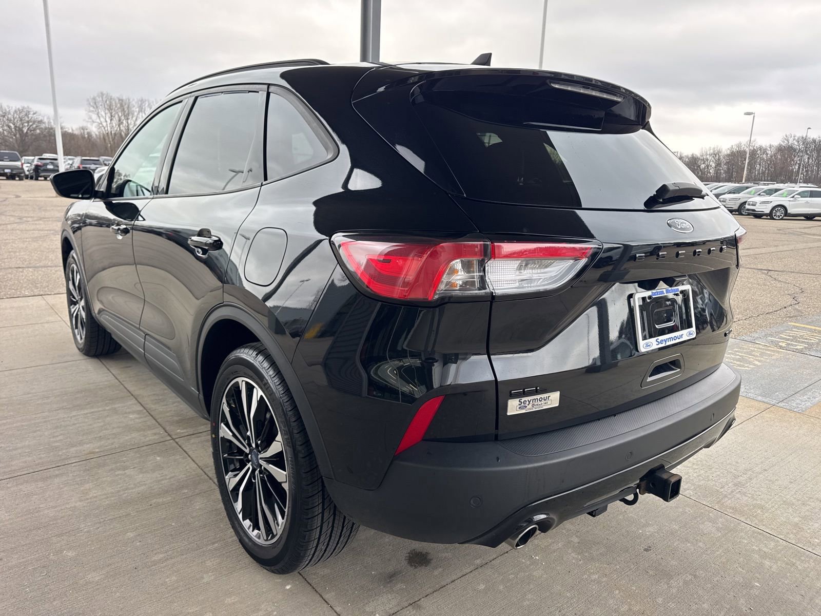 Certified 2022 Ford Escape SEL w/ SEL Stealth AWD Package image 6