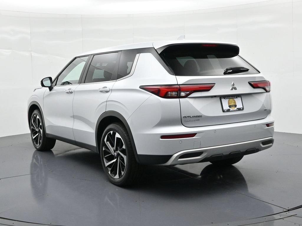 Used 2023 Mitsubishi Outlander SE AWD/4WD image 8