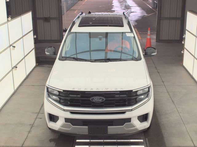 Certified 2025 Ford Expedition Platinum AWD/4WD image 2