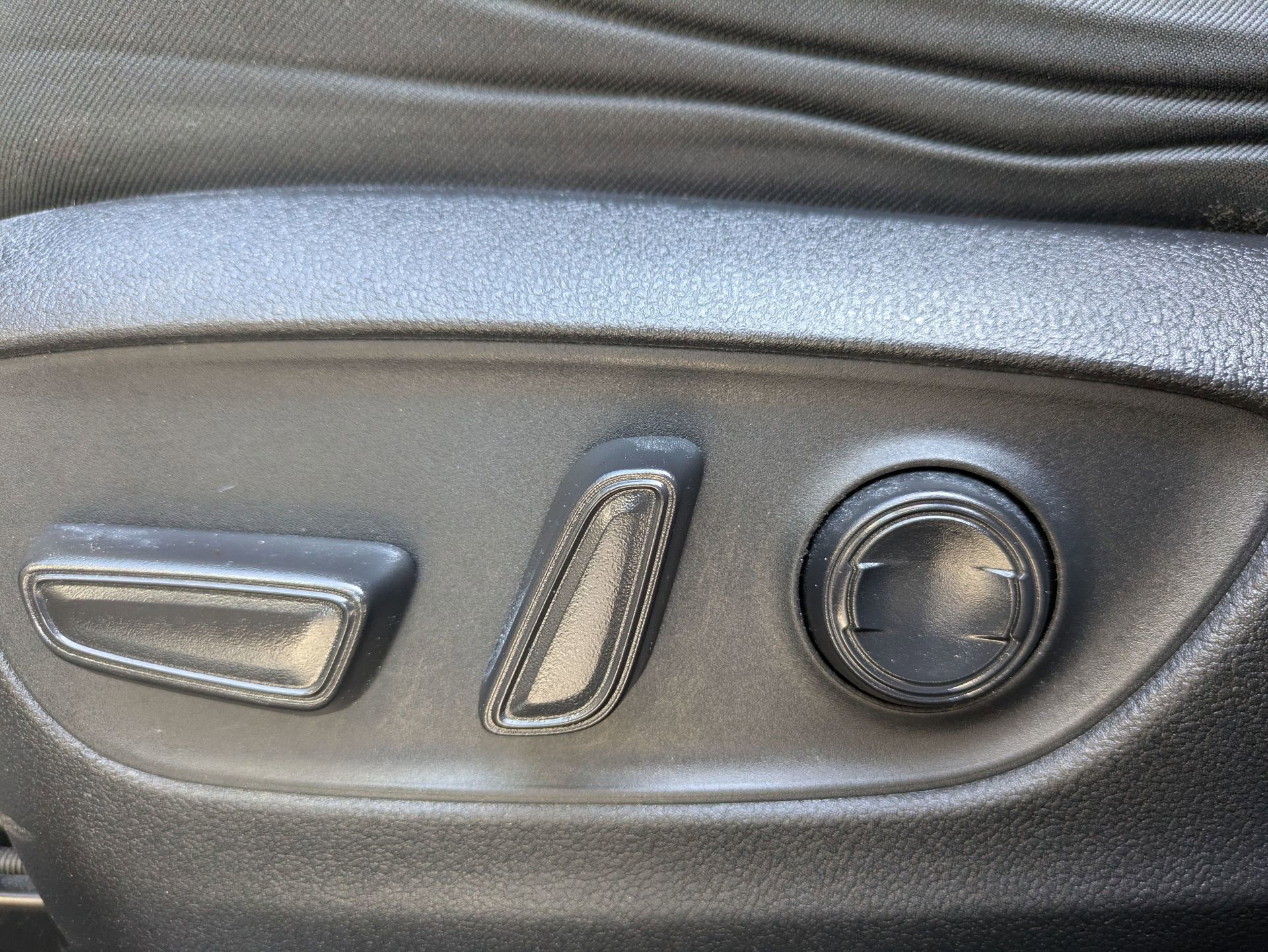 Used 2023 Toyota RAV4 XLE FWD image 23